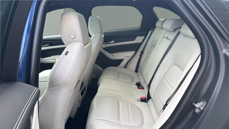 Jaguar F-Pace 2.0 D200 R-Dynamic Black 5dr Auto AWD Diesel Estate